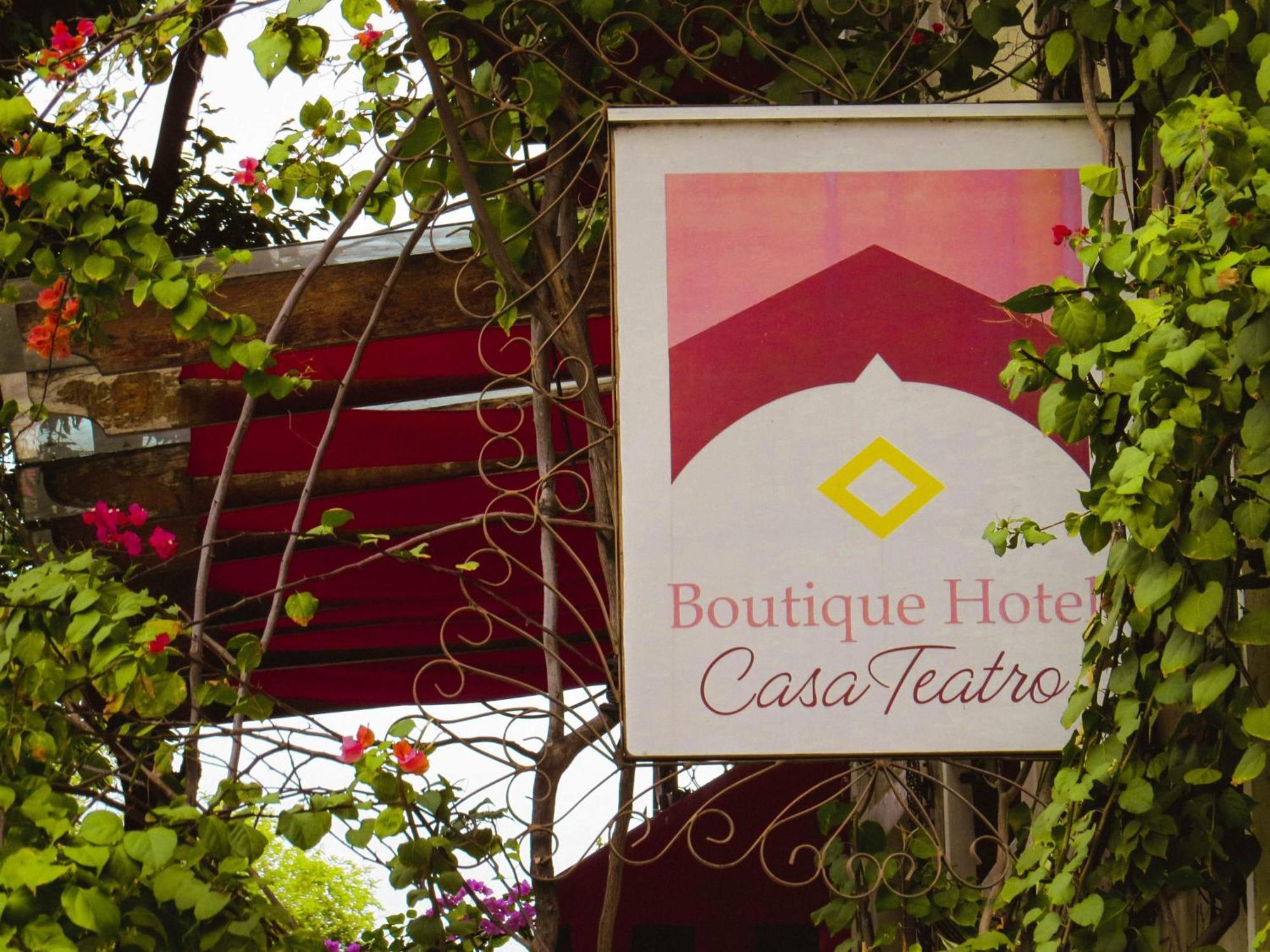 מנאוס Boutique Hotel Casa Teatro מראה חיצוני תמונה